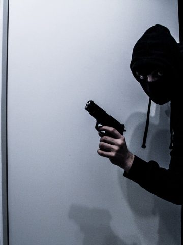 burglar, burglary, raid-3958612.jpg